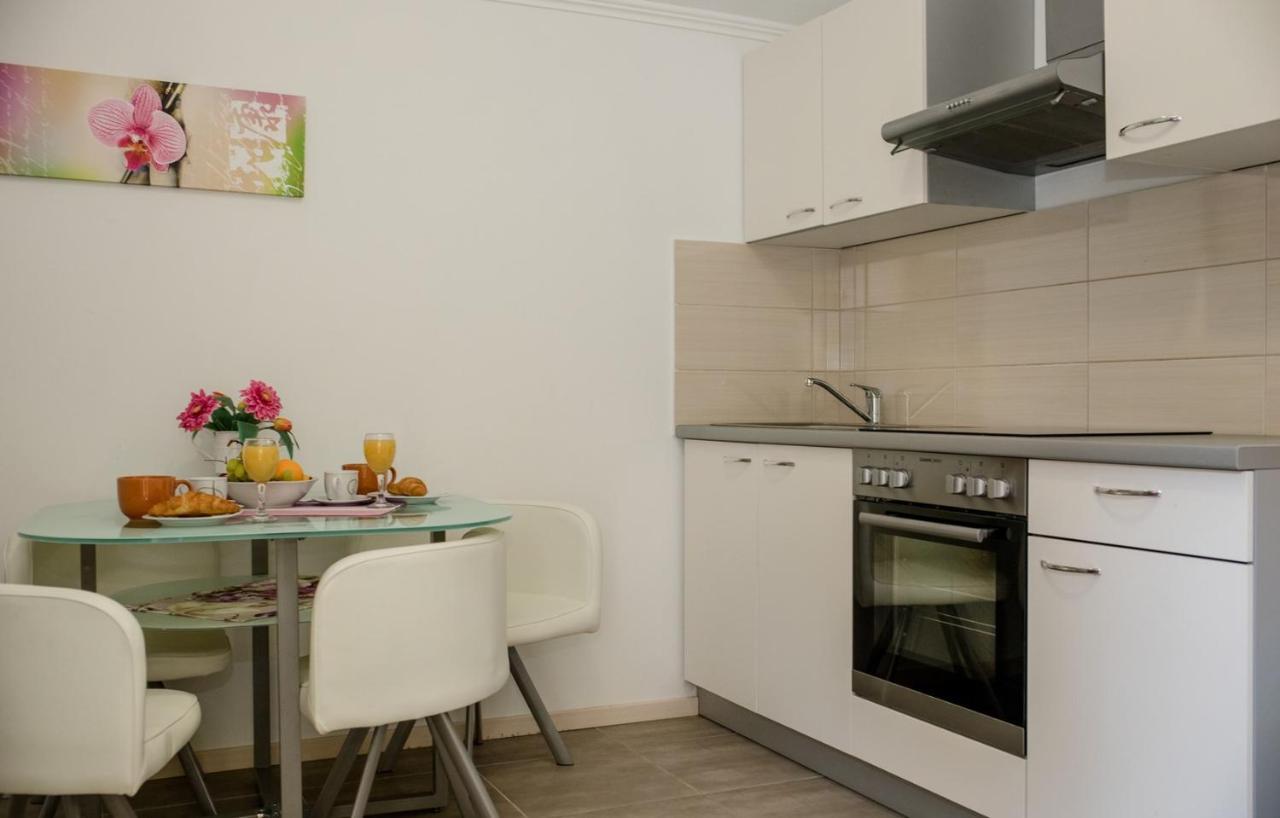 Apartments Vladimir 2835 Rab Town Esterno foto