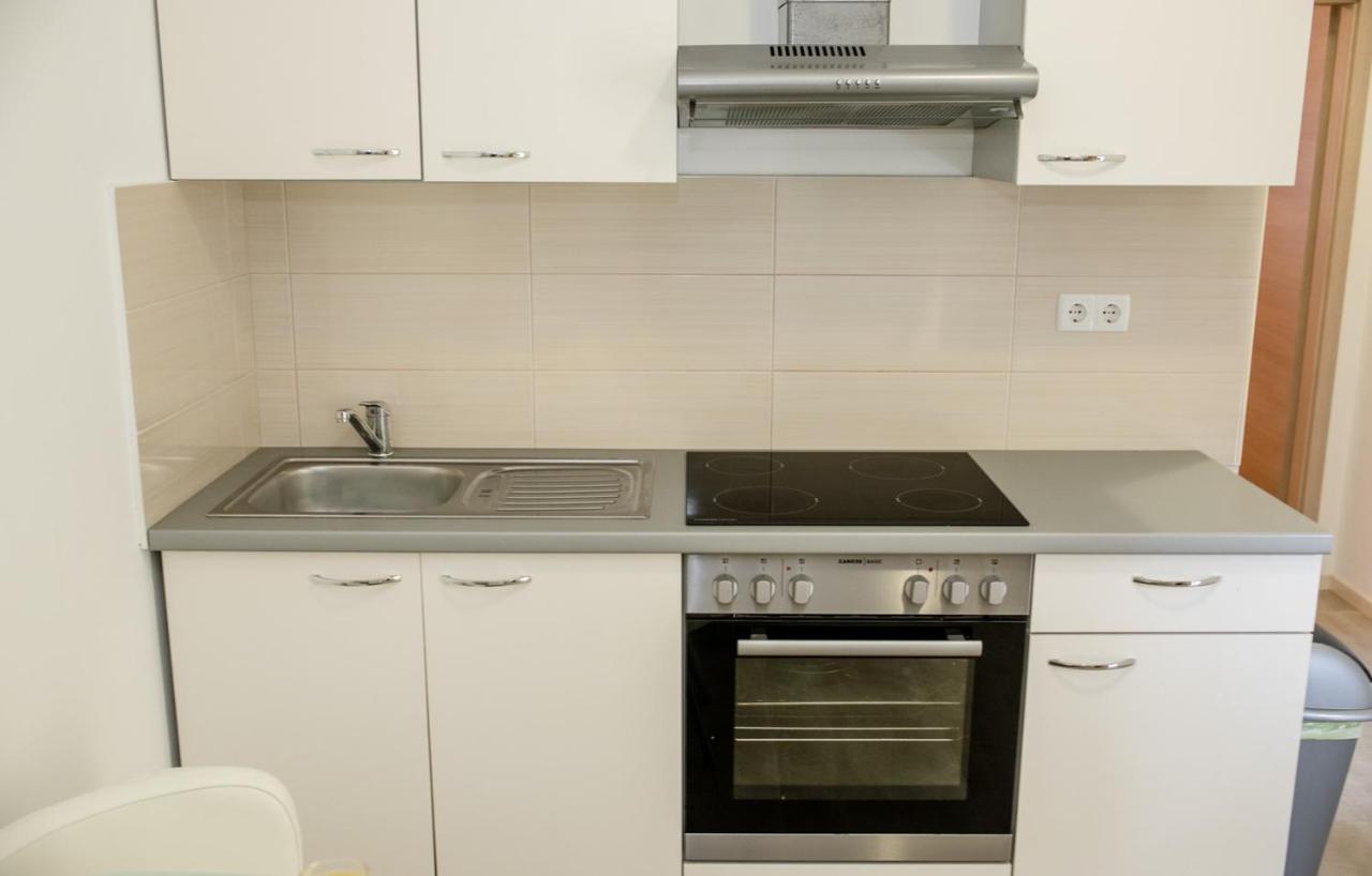 Apartments Vladimir 2835 Rab Town Esterno foto